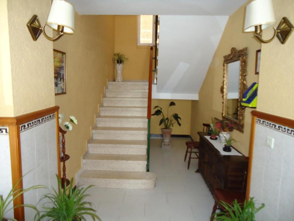 Hostal Los Claveles Baena Exterior photo