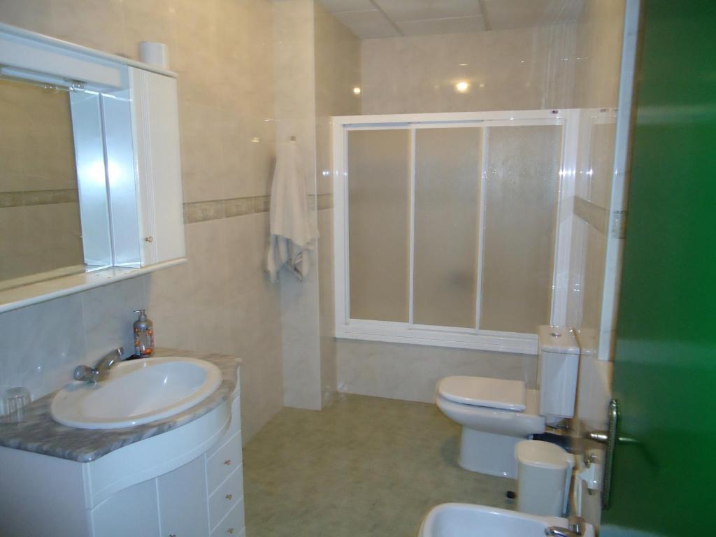 Hostal Los Claveles Baena Room photo