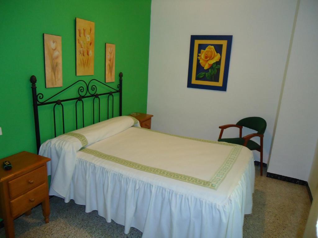 Hostal Los Claveles Baena Room photo